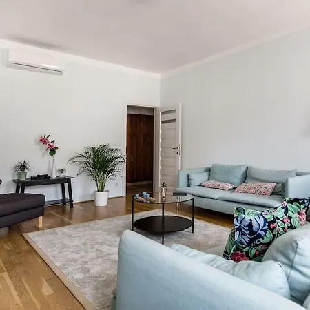 Hip, But Elegant 1 Bedroom Apartment