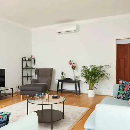 Hip, But Elegant 1 Bedroom Apartment