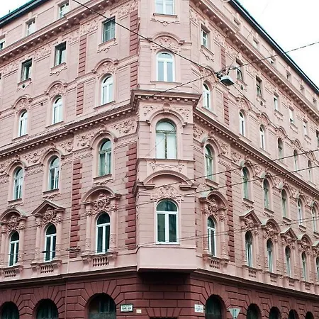 Hip, But Elegant 1 Bedroom *