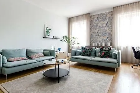 Hip, But Elegant 1 Bedroom Apartment *