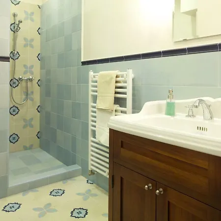 Apartment Hip, But Elegant 1 Bedroom Budapest