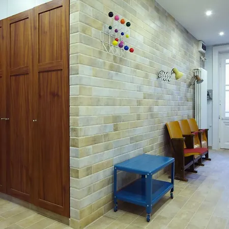 Apartment Hip, But Elegant 1 Bedroom Budapest
