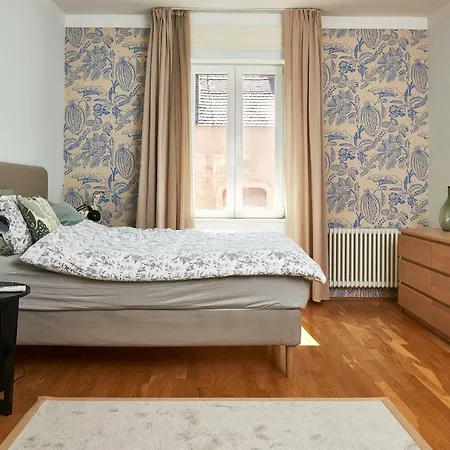 Hip, But Elegant 1 Bedroom Apartment *