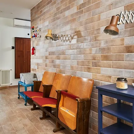Hip, But Elegant 1 Bedroom Apartment *