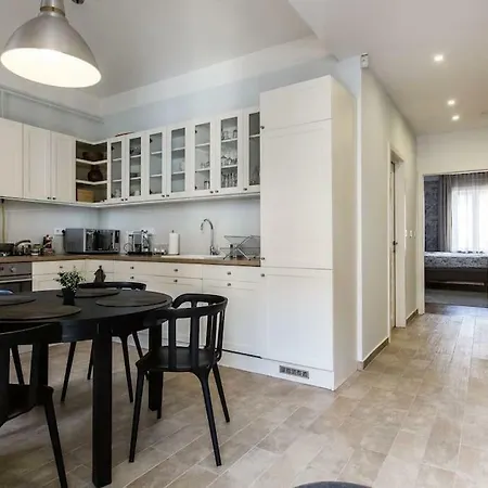 Apartment Hip, But Elegant 1 Bedroom Budapest