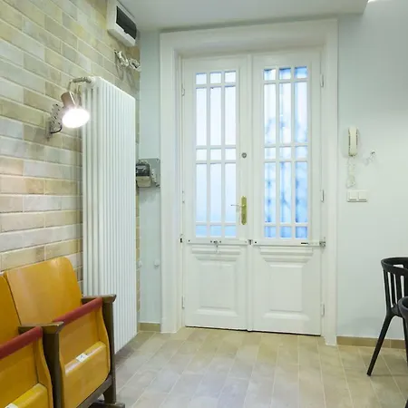 Apartment Hip, But Elegant 1 Bedroom Budapest